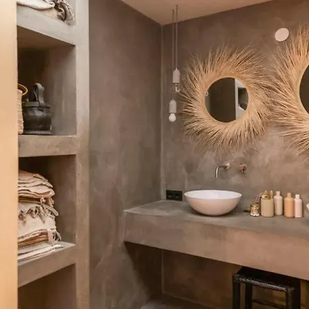 Haert Boutique Wellness City Centre ベッド・アンド・ブレックファスト 3*